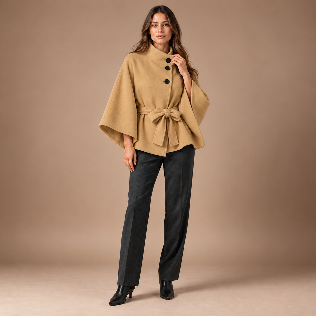 Cape jas dames in geelbruin – volledige outfit