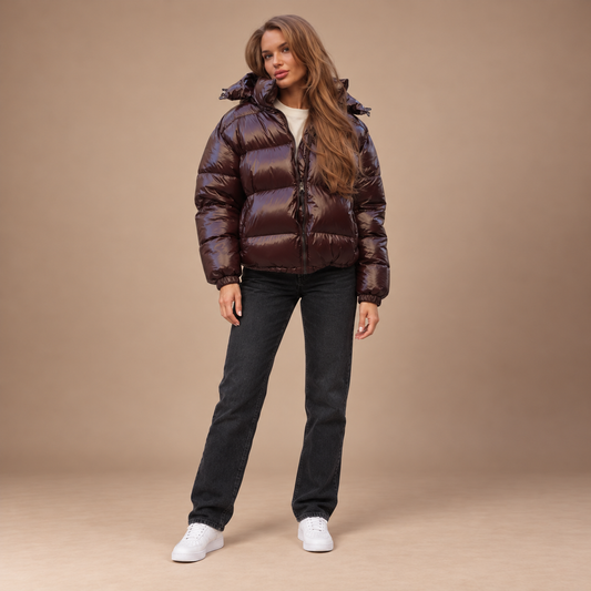 Bordeaux glanzende puffer jas voor dames – volledige outfit