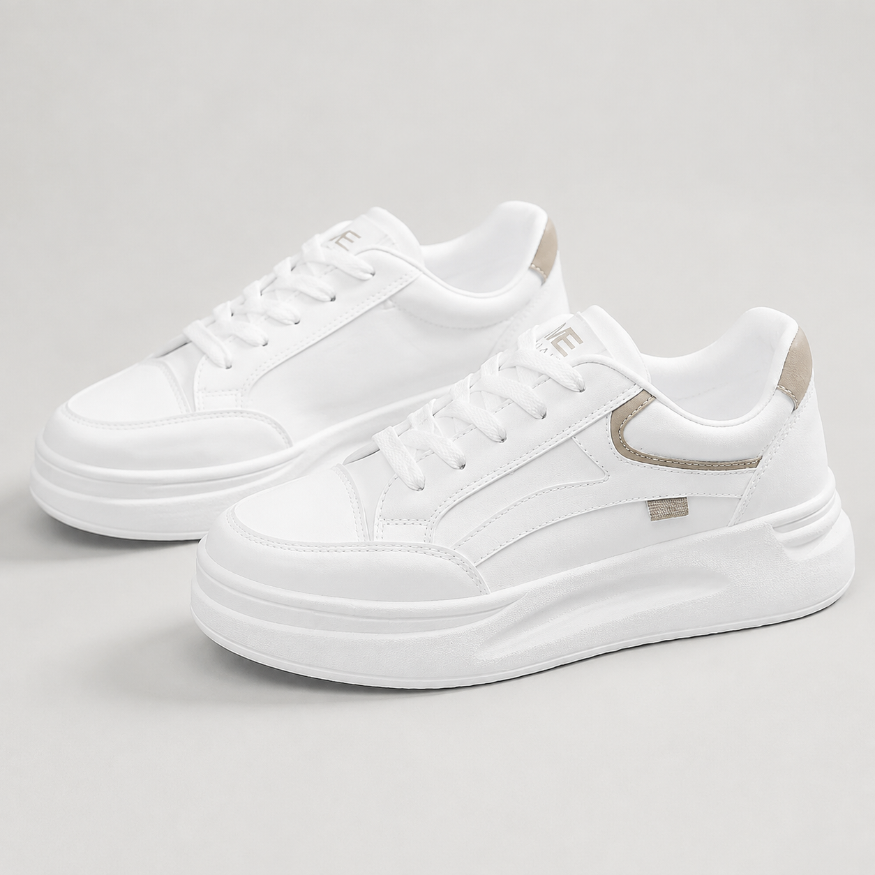 Lage sneakers dames platform met veters – zijaanzicht