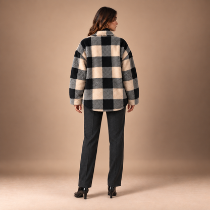 Teddy jas dames geruit met knopen en oversized pasvorm