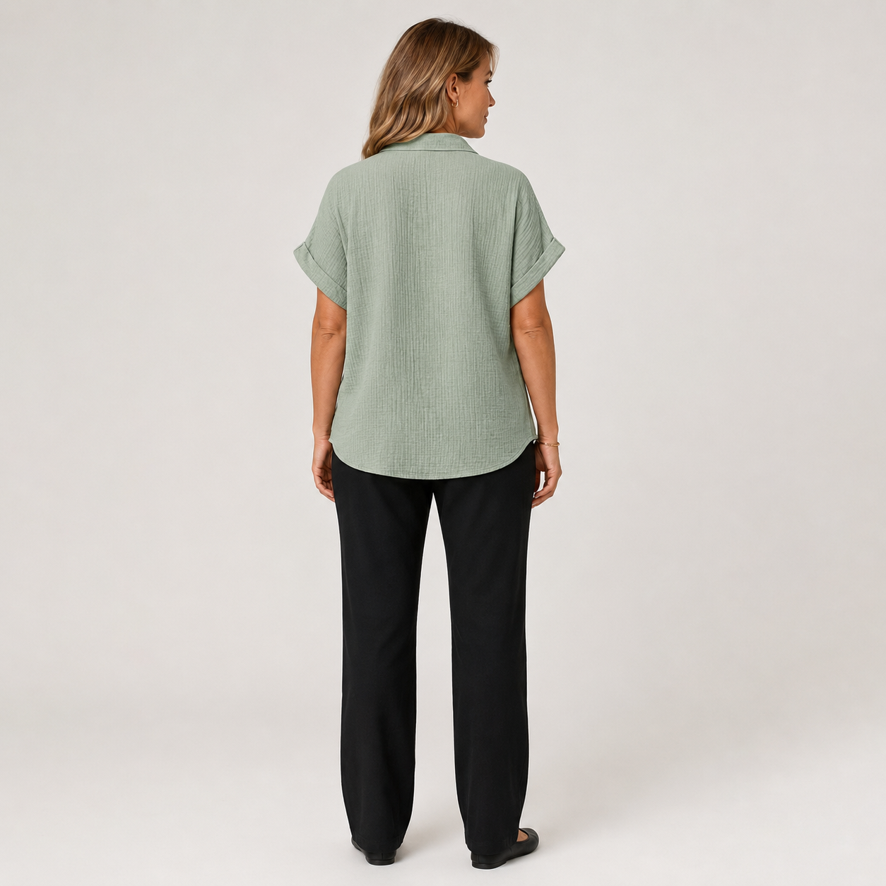 Dames Blouse Korte Mouw – Casual Model met Kraag, Borstzak en Knoopsluiting