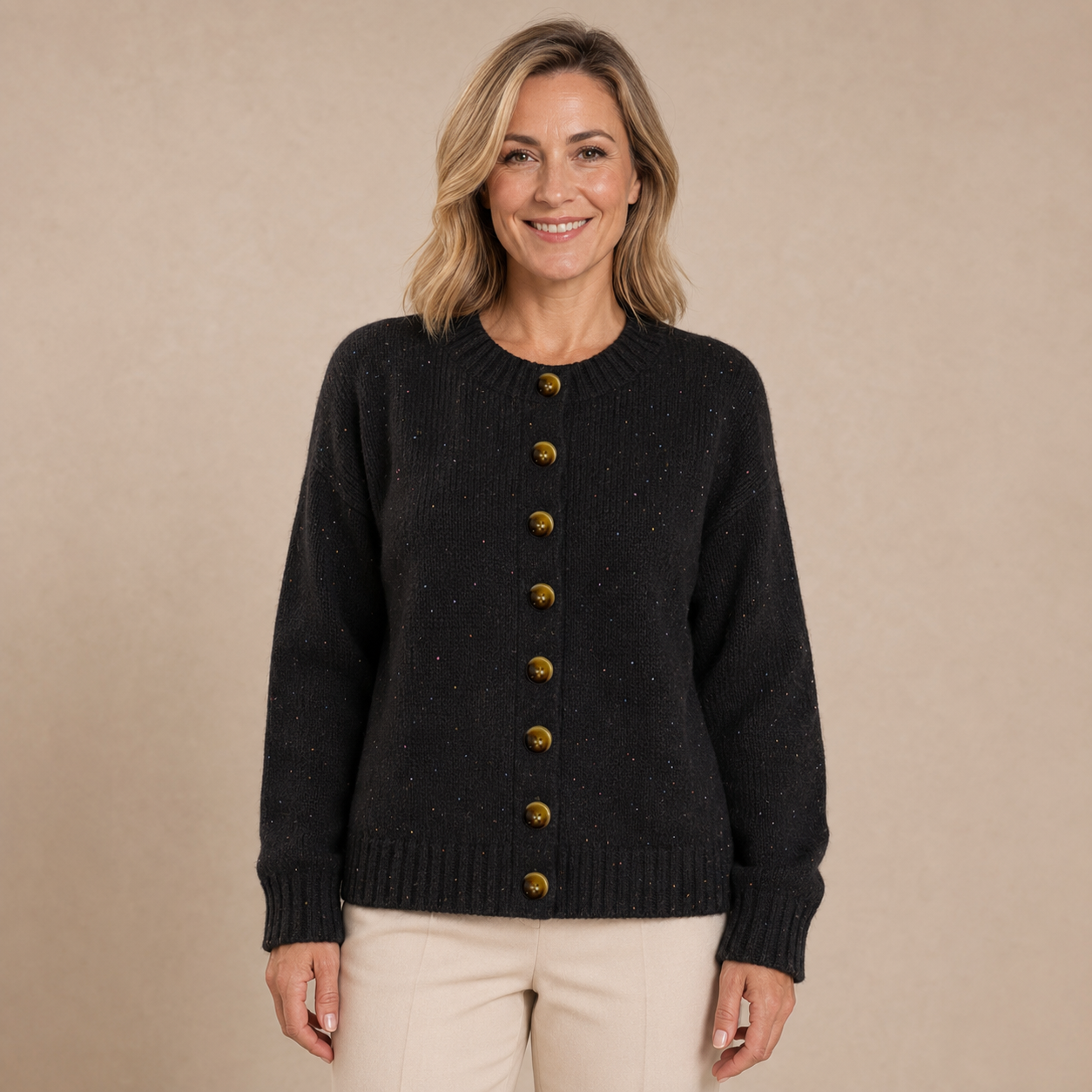 Dames Vest Wit – Gebreid Cardigan met Knopen, Ronde Hals en Lange Mouwen