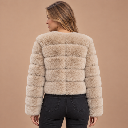 Lichtbeige faux fur jas voor dames met lange mouwen – achteraanzicht