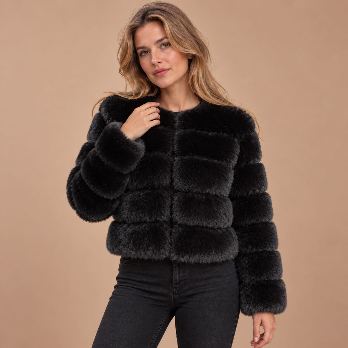 Zwart faux fur jas voor dames met lange mouwen – voorkant