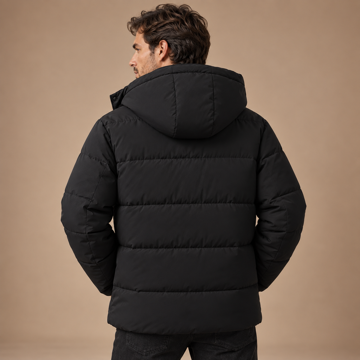 Gevoerde Pufferjas Heren – Capuchon en Rits – Black – achteraanzicht