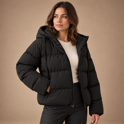 Korte Pufferjas Dames – Capuchon en Rits – Black – driekwart