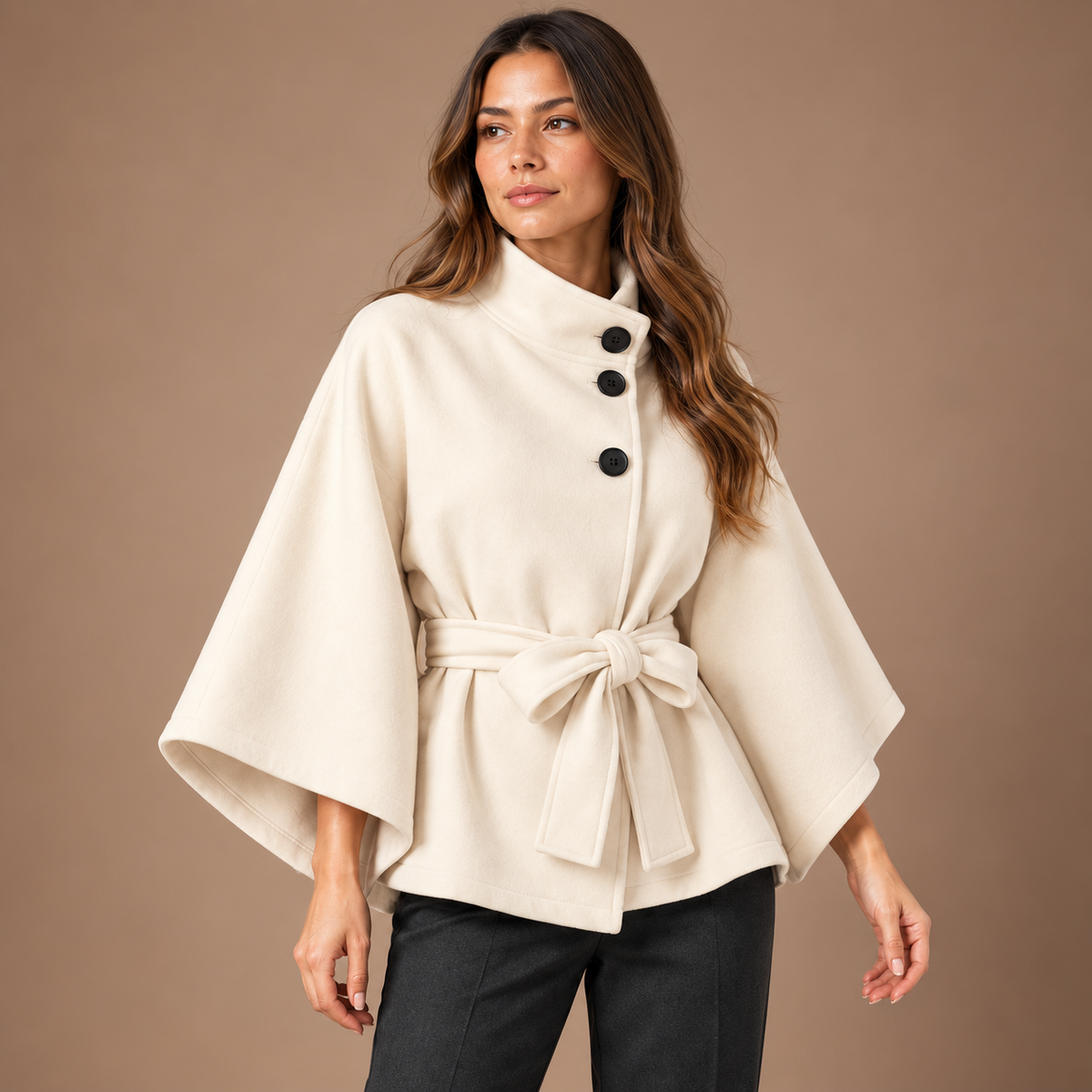 Cape jas dames in gebroken wit – vooraanzicht