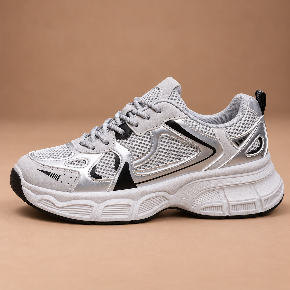 Grijze chunky sneakers voor dames – zijaanzicht