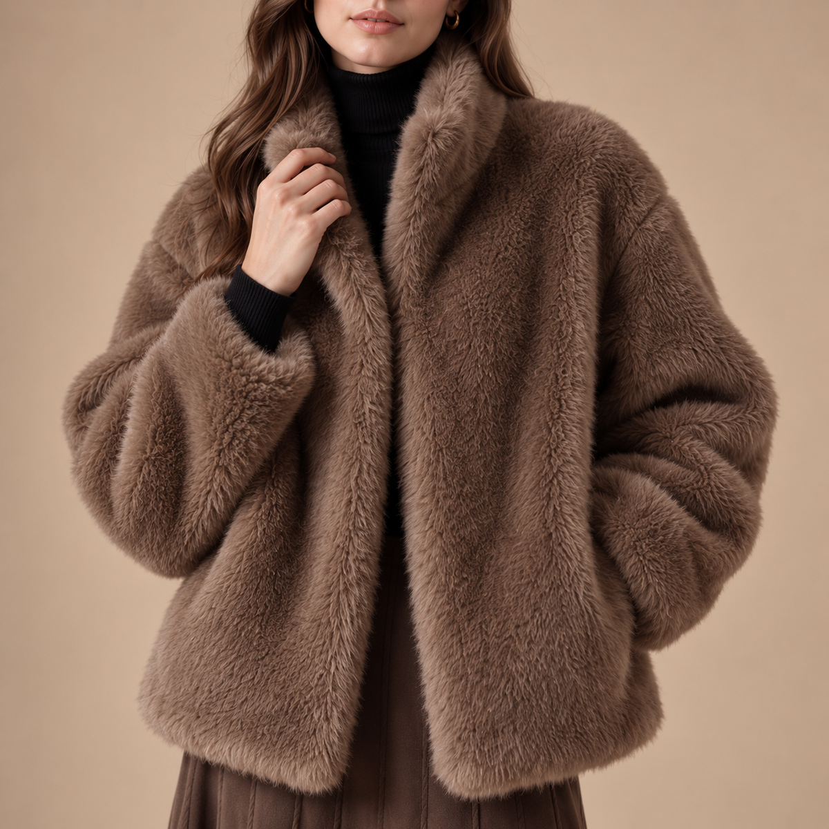 Close-up faux fur jas dames bruin kraag en pluche textuur