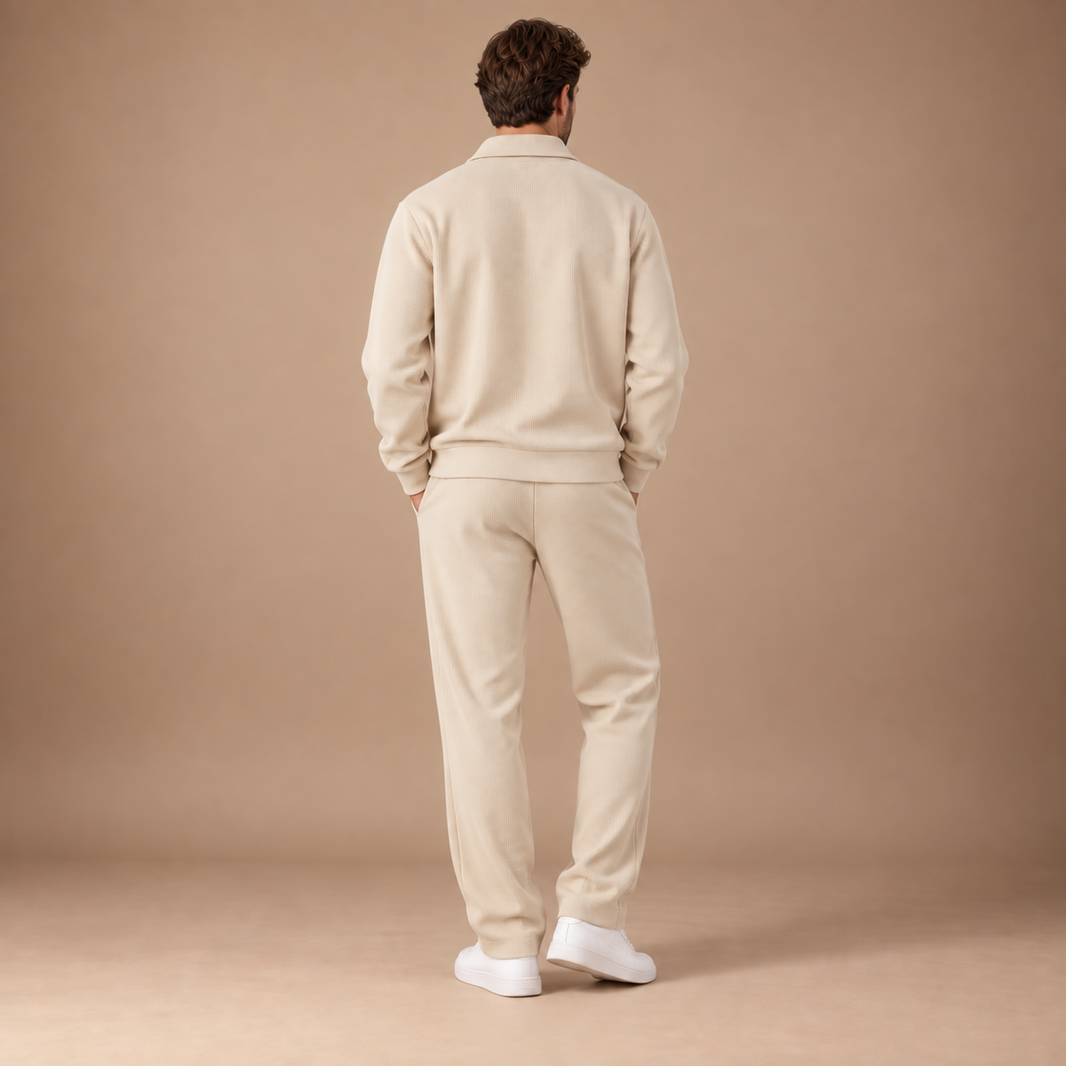 Huispak heren beige - achteraanzicht