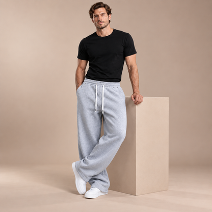 Joggingbroek heren extra wide leg lichtgrijs studiopose