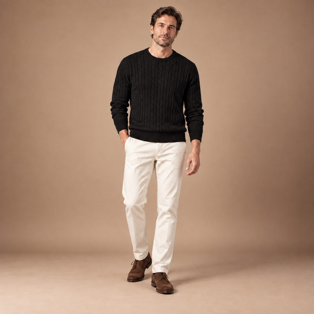 Gebreide trui heren met kabelpatroon en ronde hals in zwart – volledig outfitbeeld