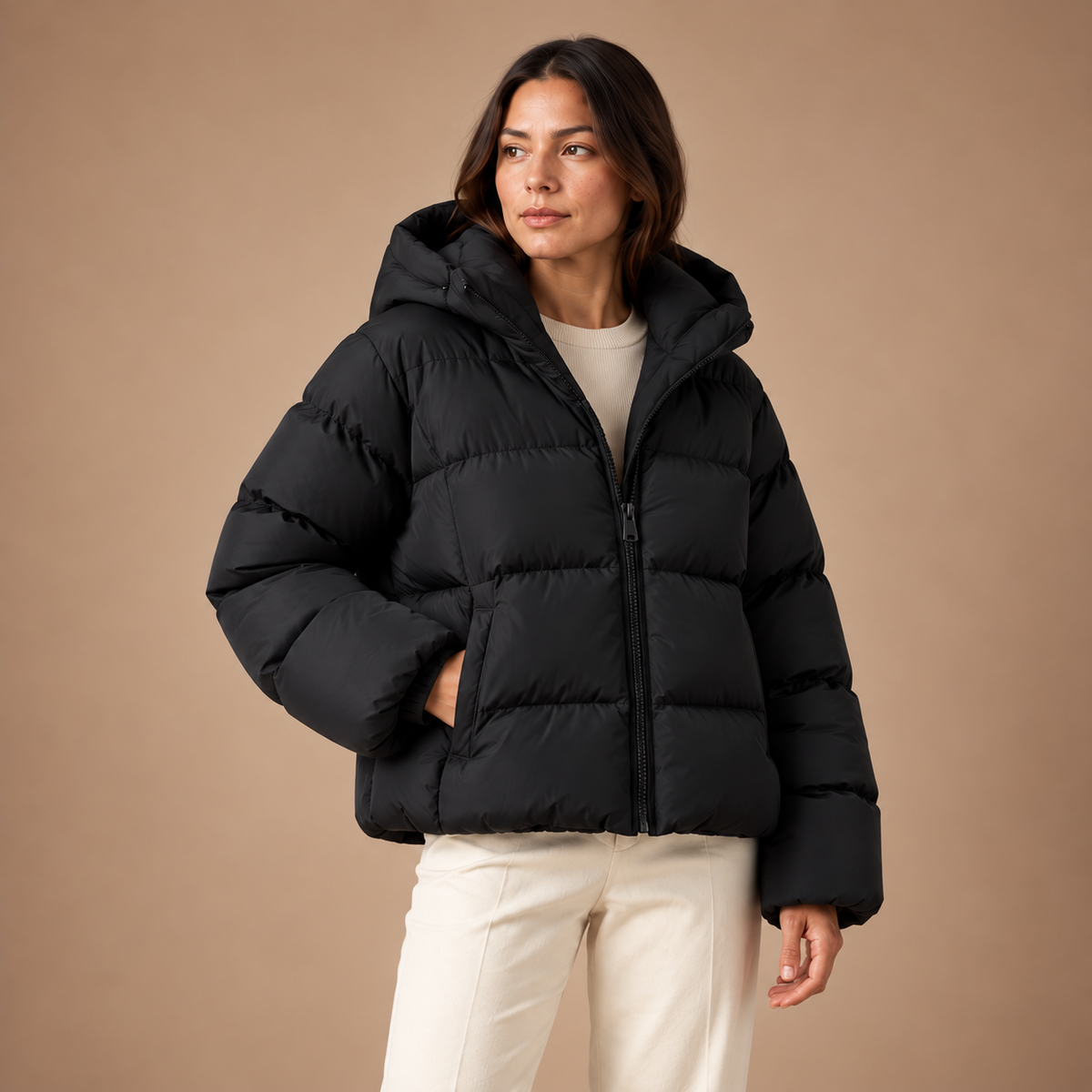 Pufferjas Dames – Zwart – driekwartaanzicht
