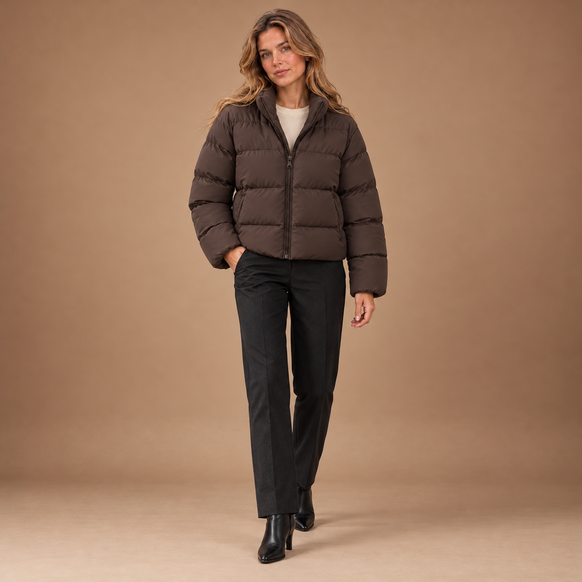 Koffiebruine puffer jas dames – volledige outfit