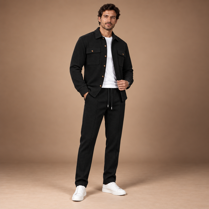 Tweedelige set heren in zwart – overshirt en joggingbroek, volledige outfit