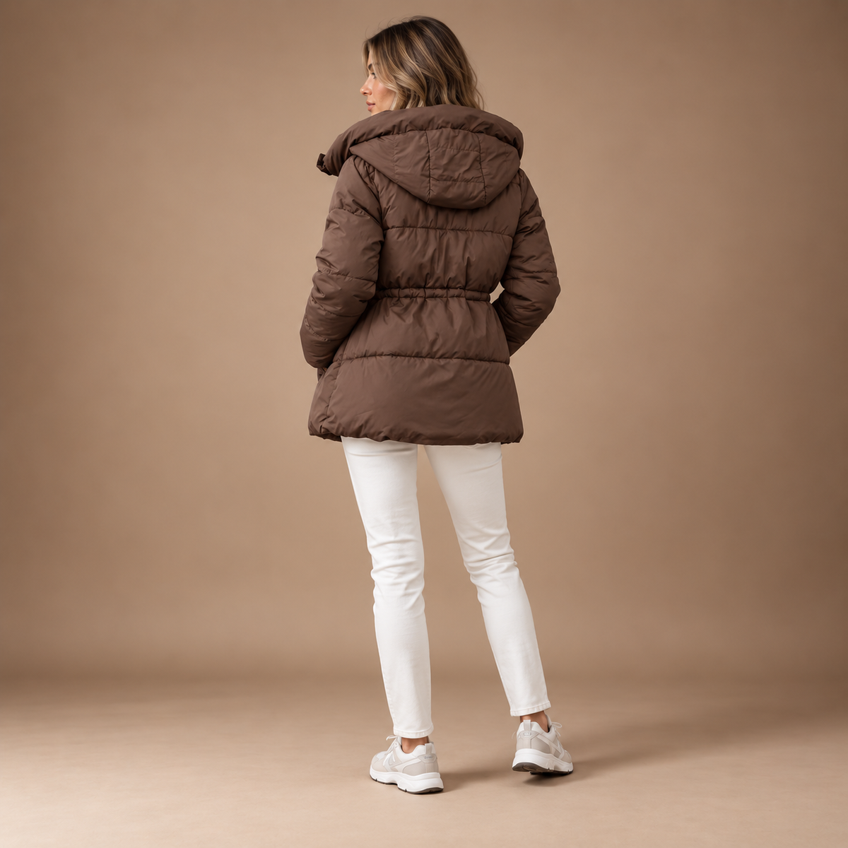 Winterjas dames bruin gewatteerd met capuchon volledige outfit studio