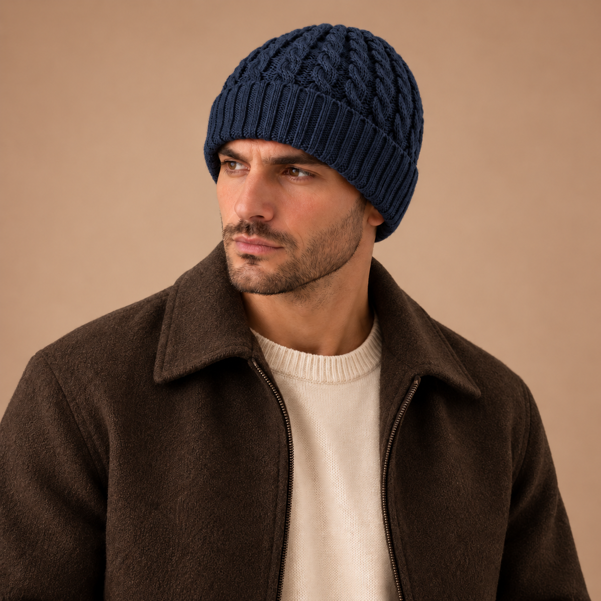 Donkerblauwe heren kabelgebreide muts – model